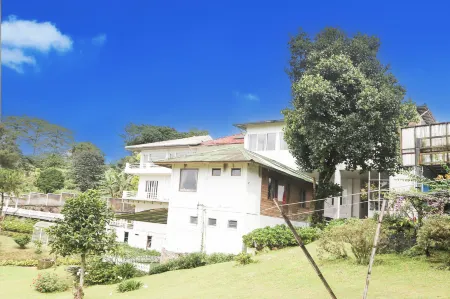 Collection O Villa Bunga Bunga Near Gunung Mas Agrotourism Отели рядом с достопримечательностью «Таман Сафари Индонезия Богор»