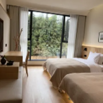 Boji Cai Hot Spring Homestay (Ya'an Zhougong Mountain Hot Spring)