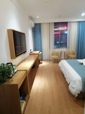 GreenTree Inn Guangdong Zhanjiang Donghai Island Express Hotel Hôtels à : Zhanjiang