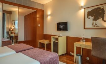 VIP Executive Arts Hotel