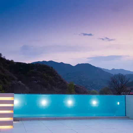 Beifei Garden - Majestic Great Wall View Exclusive Hot Spring Resort