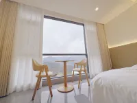 Xijiang Yunqi Yashe Hotel (Qianhu Miao Village West Gate Tourist Service Center)