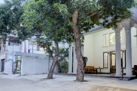 Hotel O Stasiun Cirebon Kejaksan Near Alun Alun Cirebon Formerly Family Homestay