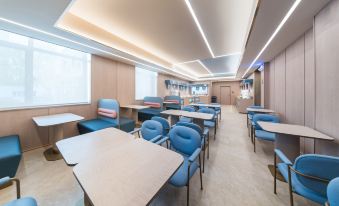 Hanting Hotel(Daqing East Station Passenger Transport Hub Store)