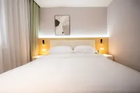 Manting Chayan Hotel (Urumqi International Grand Bazaar South Gate Subway Station)