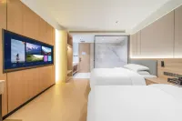 Sijihuakai Hotel (People's Square Peacock River)