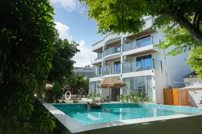 Floral Hotel · Beihai Weizhouli Hotel 베이하이 호텔