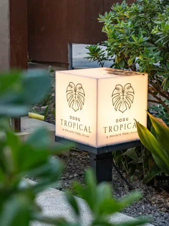 Dodu trophycal Pool Villa near by Airport Отели рядом с достопримечательностью «Драконный головный рок»