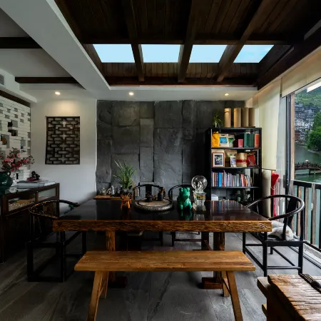 Fenghuang Jinshuian River View Hotel