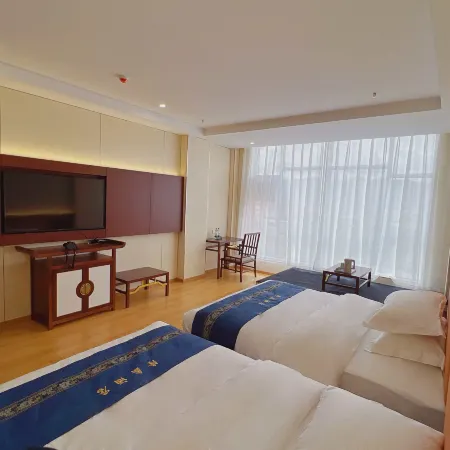 Longxin Hotel (Ganzi Litang National Highway 318)