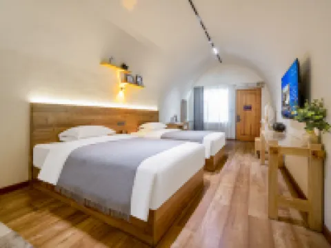 Cave Hotel Hotels in Ji County