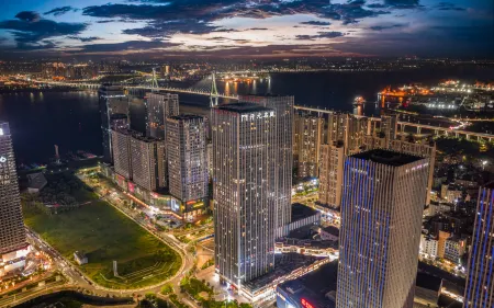 Maison New Century Hotel Xiashan Zhanjiang Отели рядом со станцией Zhanjiang Railway Station