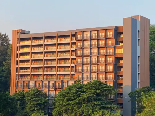 Oak Tree Emerald Hotel & Conventions Semarang فنادق في Gajahmungkur