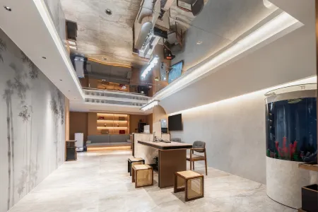 Lanyun Season Hotel Отели рядом с достопримечательностью «Library of Faculty of Information Sciences»