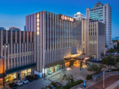 Orange Hotel (Weihai Weigao Plaza Xingfumen Branch) Hotels near Weihai Happiness Gate