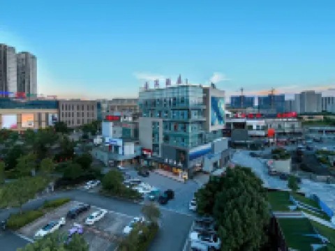 Chayuan Hotel (Taishun Fortune Plaza) Hotels in Taishun