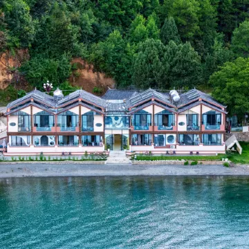 Yunshui Mountain Villa