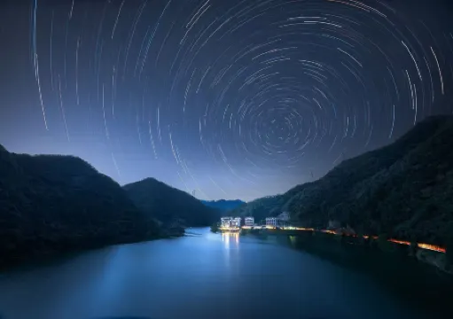 the Deyishe Inn in Thousand Island Lake