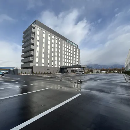 HOTEL ROUTE-INN SUZAKA