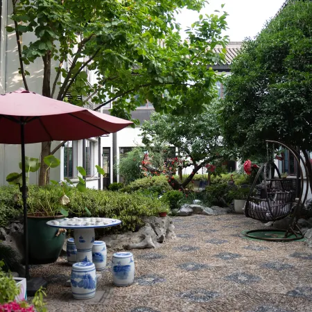 Loulan Courtyard Homestay (Suzhou Pingjiang Road Humble Administrator's Garden)