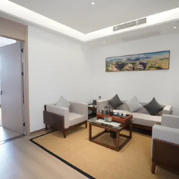 LIANCHENG TIANQUAN BAY HOTEL