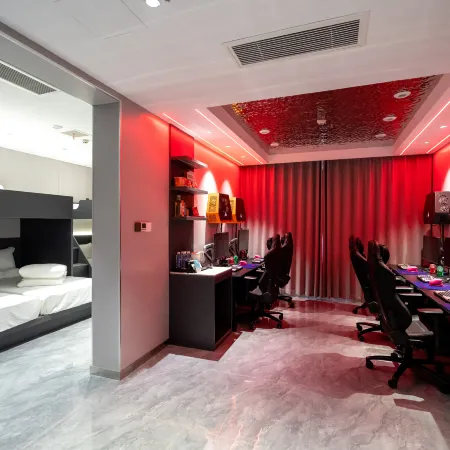 Xinyang Hotel
