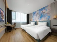 White Magnolia Hotel (Guilin North Railway Station Branch)