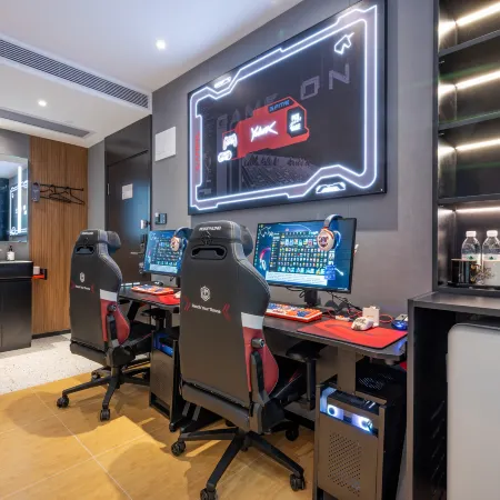 Homeinn YUNIK E-Sports Hotel (Beijing South Railway Station You'anmen Bridge)