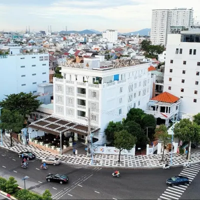 Phoenix Hotel Vung Tau Отели рядом с достопримечательностью «Пляж Бэк»
