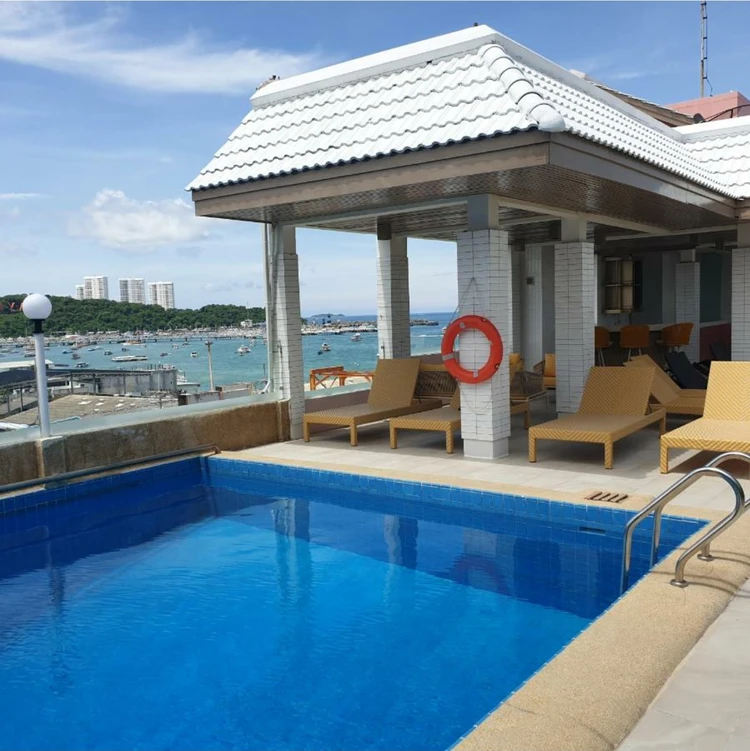 รูปภาพของคลาวด์โดเทล วอล์คกิ้ง สตรีท