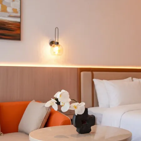 Lansheng Hotel (Xing Yi Jushan Square Mengle City Branch)