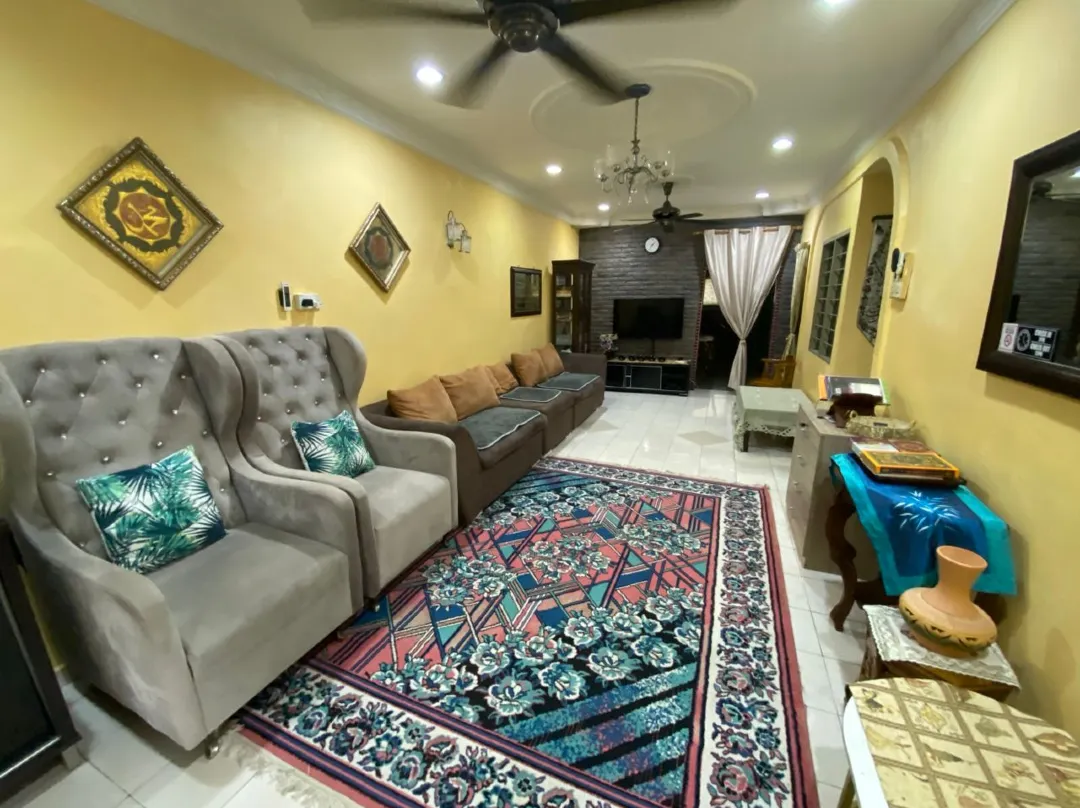 Anwar Kluang Homestay - 居鑾