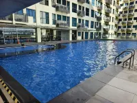 South China Sea Place Suites by Kinabina Homestay - С бассейном