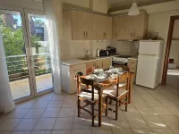 Garden apartment 20m from the sea