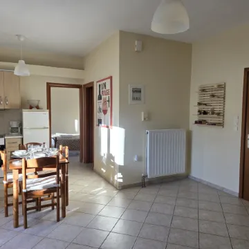 Garden apartment 20m from the sea