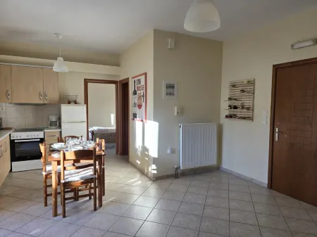 Garden apartment 20m from the sea