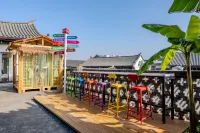Jianshui Past and Present Courtyard Hotel - bar