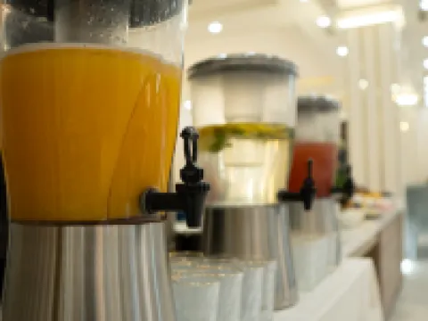 陶克汗廣場 奇姆肯特酒店