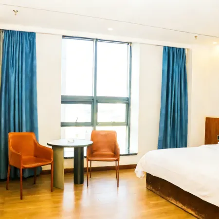 Yan’an Qiyun Tingyue Hotel (Baota Mountain Center Street Wanda Plaza Branch)