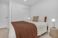 The Courtenay Chic Retreat 1BR Apartment Отели в г. 