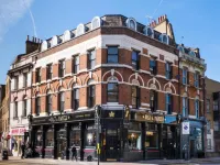 Cosy Rooms with Kitchen and Bath on Brick Lane in Shoreditch Hotels near Olympic Stadium