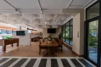 Lanshan · Baiyunli · Xueshan Xinglai Hot Springs Vacation Apartment (Hailuogou Glacier Forest Park) - 4성급