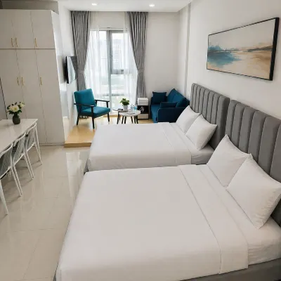 SECC Golden King Tower HappyHouse Hotels near Hồ Bán Nguyệt