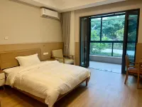 Shengzhou Xingfu Wellness Center - parking
