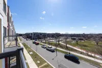 Downsview Park Luxury Townhome new Yorkdale Transit - Wifi