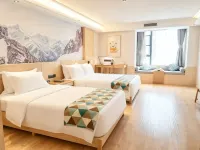 Boshe UESTC Chengdu College｜Baica Road Metro Branch Hotels in Hi-tech West Area/Chadianzi passenger Station