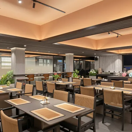 Borrman Hotel (Xinhuang People's Hospital Commercial Pedestrian Street)
