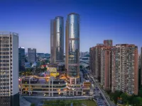 Lavande Hotel (Guiyang North High-speed Railway Station Maotai International Center) - parking