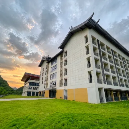 Luocheng Qinglian Apartment (Chenglong Lake)