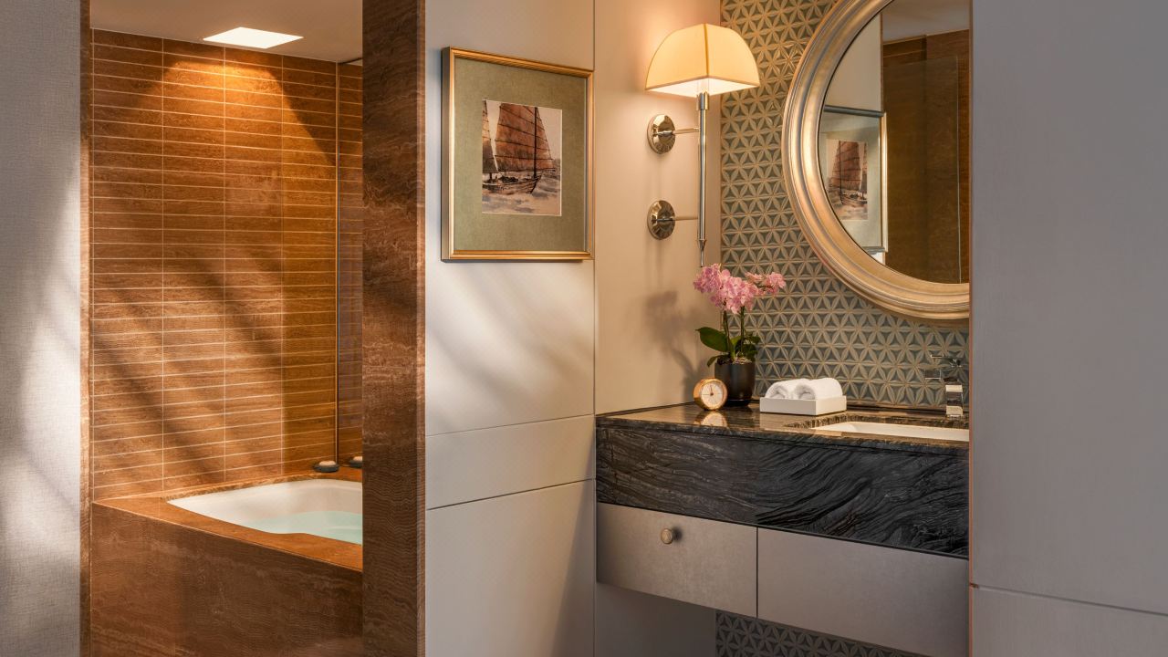 Mandarin Oriental Hong Kong photo